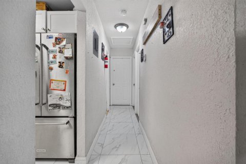 Villa ou maison à vendre à Pompano Beach, Floride: 3 chambres, 101.45 m2 № 2272373 - photo 18