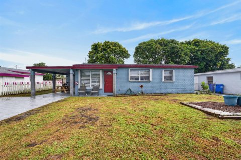 Villa ou maison à Pompano Beach, Floride 3 chambres, 101.45 m2 № 2272373