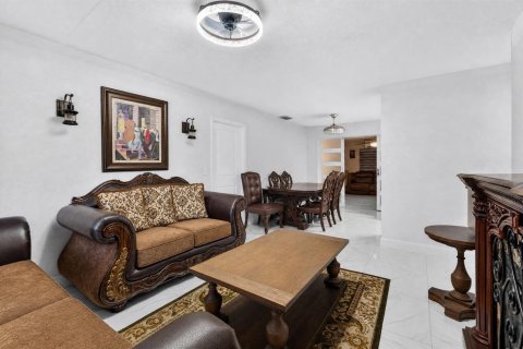 Villa ou maison à vendre à Pompano Beach, Floride: 3 chambres, 101.45 m2 № 2272373 - photo 12