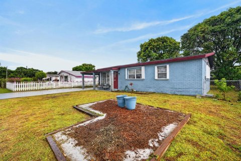 Villa ou maison à vendre à Pompano Beach, Floride: 3 chambres, 101.45 m2 № 2272373 - photo 2