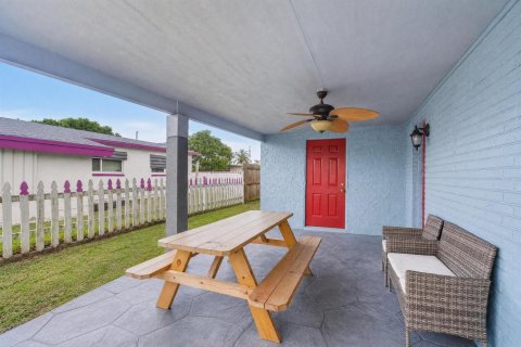 Villa ou maison à vendre à Pompano Beach, Floride: 3 chambres, 101.45 m2 № 2272373 - photo 5