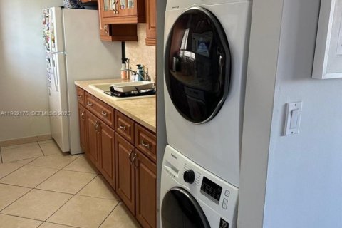 Снять в аренду кондоминиум в Хайалиа, Флорида 2 спальни, 102.66м2, № 1991754 - фото 7