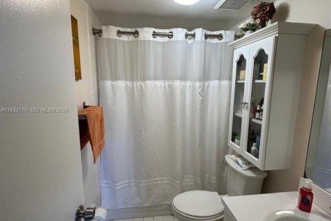 Снять в аренду кондоминиум в Хайалиа, Флорида 2 спальни, 102.66м2, № 1991754 - фото 24