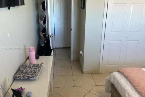 Снять в аренду кондоминиум в Хайалиа, Флорида 2 спальни, 102.66м2, № 1991754 - фото 22