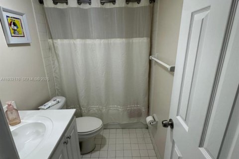 Снять в аренду кондоминиум в Хайалиа, Флорида 2 спальни, 102.66м2, № 1991754 - фото 18