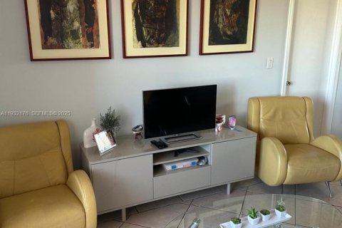 Снять в аренду кондоминиум в Хайалиа, Флорида 2 спальни, 102.66м2, № 1991754 - фото 4