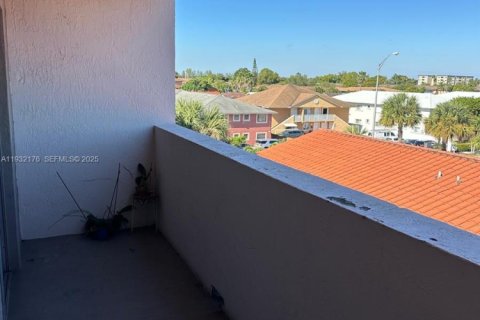 Снять в аренду кондоминиум в Хайалиа, Флорида 2 спальни, 102.66м2, № 1991754 - фото 9