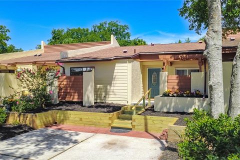 House in Altamonte Springs, Florida 3 bedrooms, 141.03 sq.m. № 2220890 - photo 10