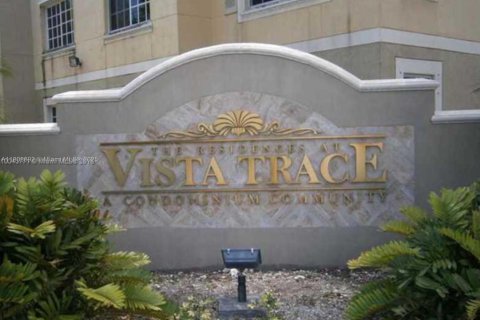 Condo in Homestead, Florida, 2 bedrooms  № 1752672 - photo 1