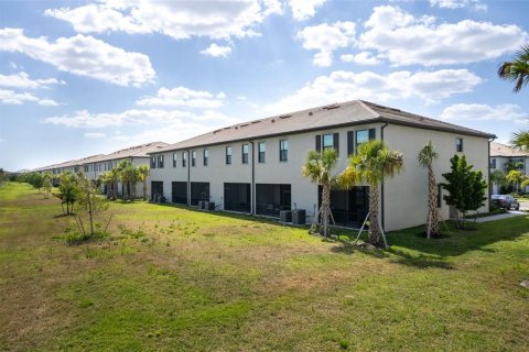 Townhouse in Fort Myers, Florida 3 bedrooms, 180.42 sq.m. № 1779021 - photo 18
