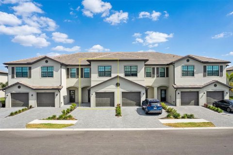 Townhouse in Fort Myers, Florida 3 bedrooms, 180.42 sq.m. № 1779021 - photo 1