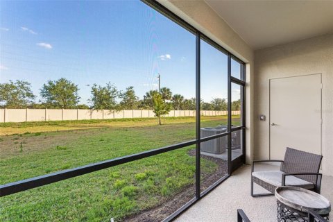 Townhouse in Fort Myers, Florida 3 bedrooms, 180.42 sq.m. № 1779021 - photo 17