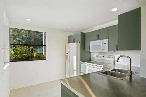 Condo in Homestead, Florida, 2 bedrooms  № 1692541 - photo 8
