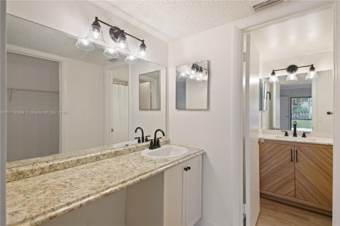 Condo in Homestead, Florida, 2 bedrooms  № 1692541 - photo 18