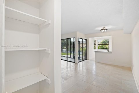 Condo in Homestead, Florida, 2 bedrooms  № 1692541 - photo 6