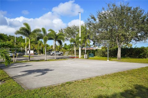 Condo in Homestead, Florida, 2 bedrooms  № 1692541 - photo 25