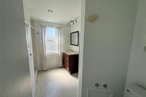 Villa ou maison à louer à Sarasota, Floride: 2 chambres, 119.47 m2 № 2384279 - photo 13