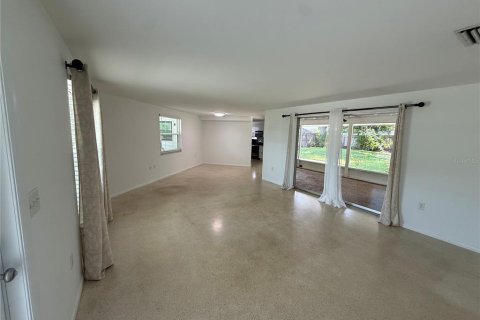 Villa ou maison à louer à Sarasota, Floride: 2 chambres, 119.47 m2 № 2384279 - photo 9