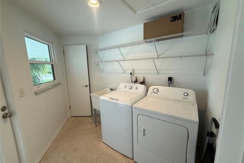 Villa ou maison à louer à Sarasota, Floride: 2 chambres, 119.47 m2 № 2384279 - photo 18