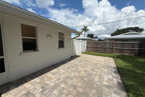 Villa ou maison à louer à Sarasota, Floride: 2 chambres, 119.47 m2 № 2384279 - photo 27