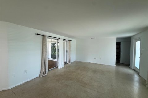 Villa ou maison à louer à Sarasota, Floride: 2 chambres, 119.47 m2 № 2384279 - photo 5
