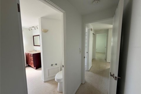 Villa ou maison à louer à Sarasota, Floride: 2 chambres, 119.47 m2 № 2384279 - photo 16