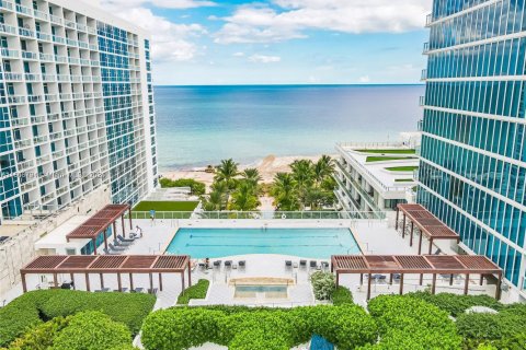 Condominio en venta en Miami Beach, Florida, 2 dormitorios, 82.4 m2 № 2037931 - foto 21