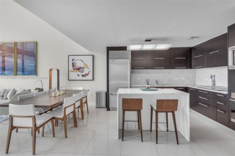 Copropriété à vendre à Miami, Floride: 3 chambres, 151.43 m2 № 1921645 - photo 12