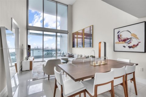Copropriété à vendre à Miami, Floride: 3 chambres, 151.43 m2 № 1921645 - photo 2