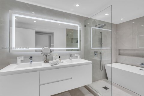 Copropriété à vendre à Miami, Floride: 3 chambres, 151.43 m2 № 1921645 - photo 18