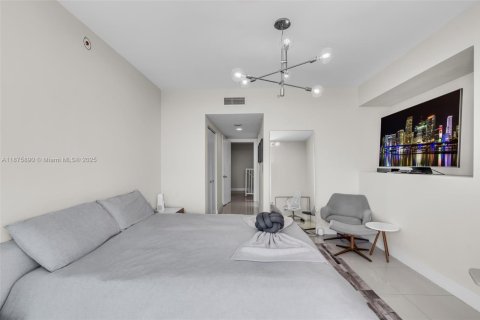 Copropriété à vendre à Miami, Floride: 3 chambres, 151.43 m2 № 1921645 - photo 15