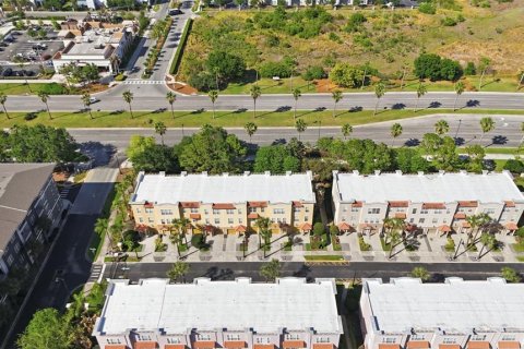Condominio en venta en Orlando, Florida, 3 dormitorios, 161.74 m2 № 2116163 - foto 3