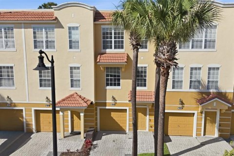 Condominio en venta en Orlando, Florida, 3 dormitorios, 161.74 m2 № 2116163 - foto 2