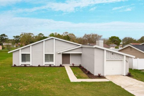 House in Kissimmee, Florida 4 bedrooms, 168.8 sq.m. № 1546177 - photo 1