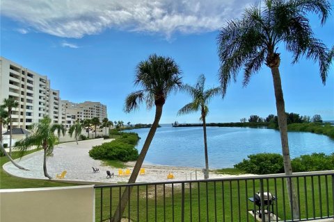Condominio en alquiler en Hudson, Florida, 3 dormitorios, 145.21 m2 № 1512408 - foto 1