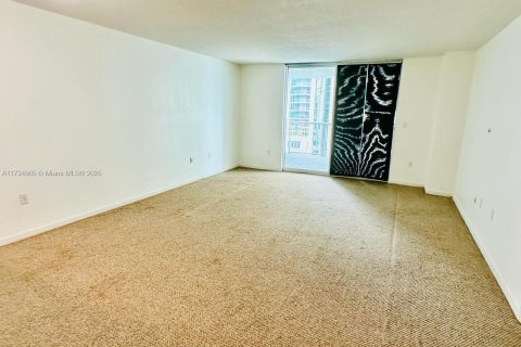 Condo in Miami, Florida, 1 bedroom  № 1703687 - photo 16