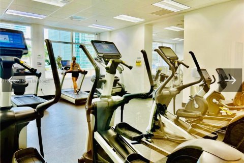 Condo in Miami, Florida, 1 bedroom  № 1703687 - photo 24