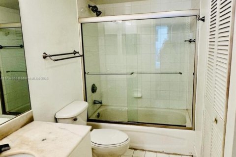 Condo in Miami, Florida, 1 bedroom  № 1703687 - photo 21