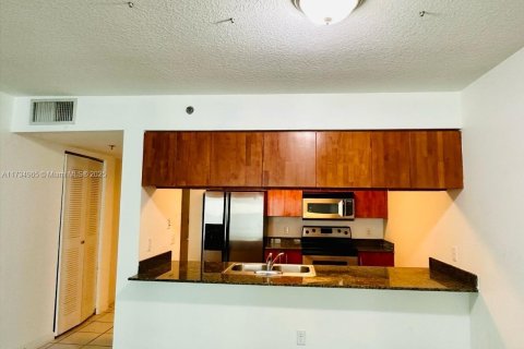 Condo in Miami, Florida, 1 bedroom  № 1703687 - photo 8