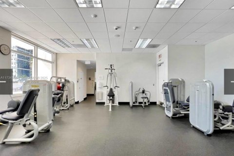 Condo in Miami, Florida, 1 bedroom  № 1703687 - photo 23