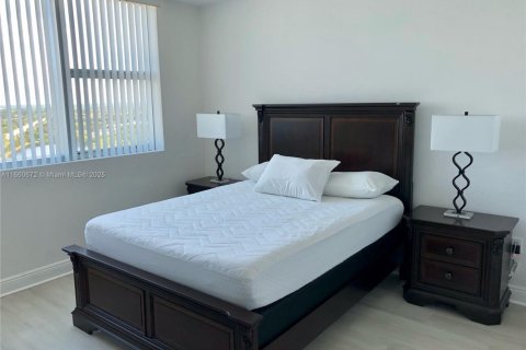 Condominio en alquiler en Sunrise, Florida, 3 dormitorios, 143.63 m2 № 2012317 - foto 13