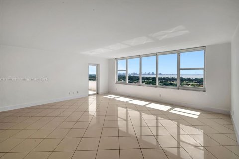 Condominio en alquiler en Miami Beach, Florida, 2 dormitorios, 162.58 m2 № 1646925 - foto 18