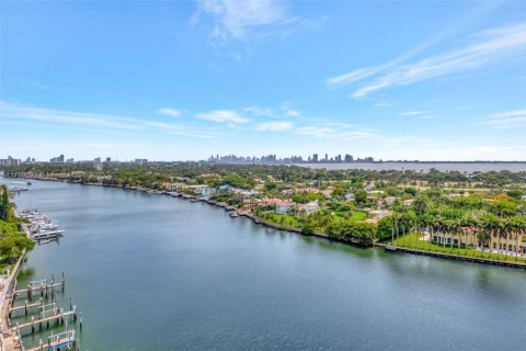 Condominio en alquiler en Miami Beach, Florida, 2 dormitorios, 162.58 m2 № 1646925 - foto 15