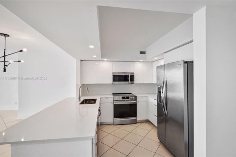 Condominio en alquiler en Miami Beach, Florida, 2 dormitorios, 162.58 m2 № 1646925 - foto 21