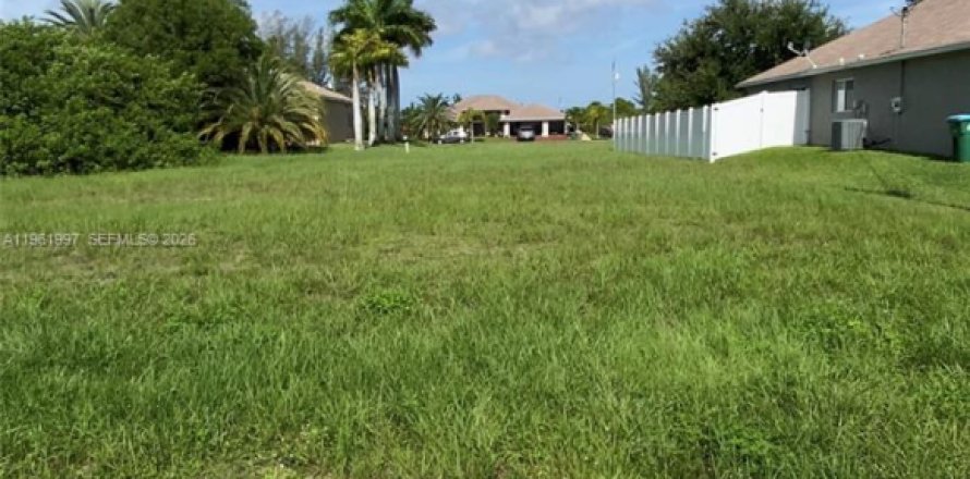 Terreno en Cape Coral, Florida № 2080878