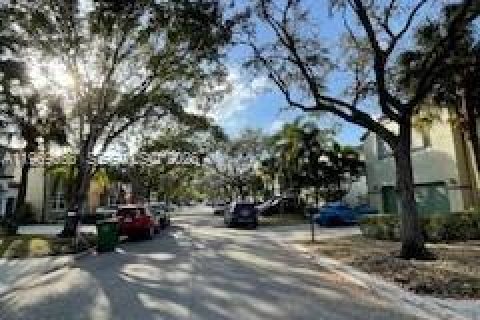 Casa en venta en Coral Springs, Florida, 3 dormitorios, 162.49 m2 № 2030889 - foto 3