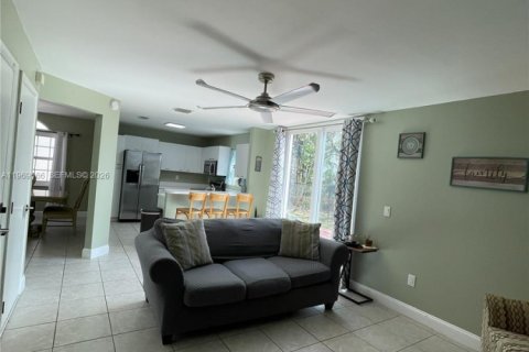 Casa en venta en Coral Springs, Florida, 3 dormitorios, 162.49 m2 № 2030889 - foto 7