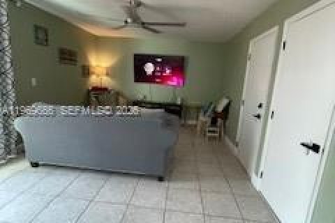 Casa en venta en Coral Springs, Florida, 3 dormitorios, 162.49 m2 № 2030889 - foto 9