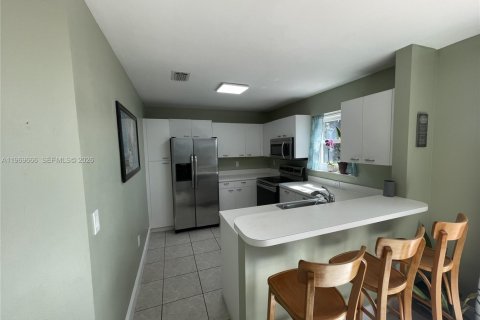 Casa en venta en Coral Springs, Florida, 3 dormitorios, 162.49 m2 № 2030889 - foto 6