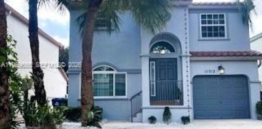 Casa en Coral Springs, Florida 3 dormitorios, 162.49 m2 № 2030889
